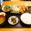 『炭喰』鶏の唐揚げ食べ放題＆総菜食べ放題＆ドリバー付きで800円＠相模原