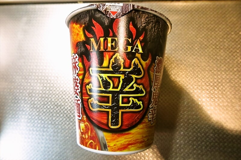 エースコック『濃厚鬼辛麻婆麺』的カップラーメン実食レビュー