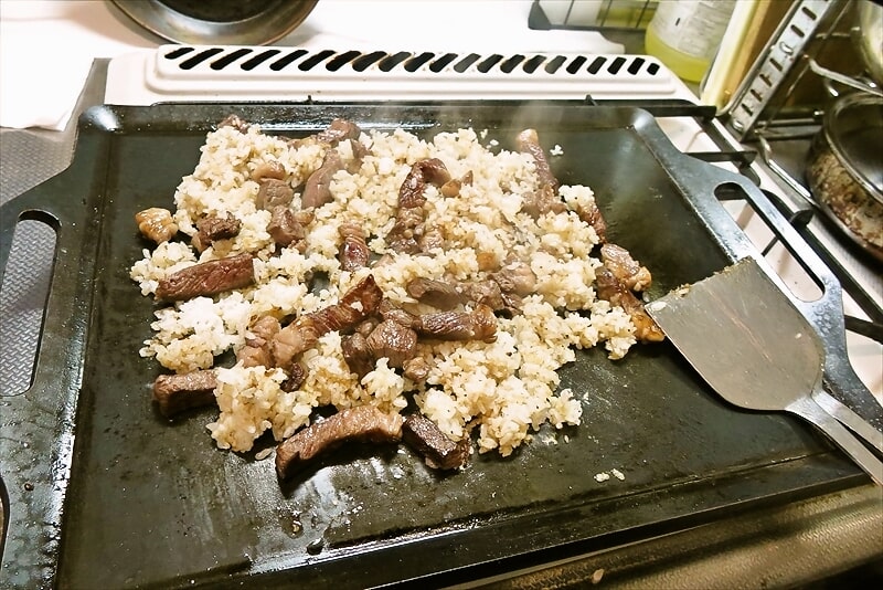 家に居て暇だから極厚鉄板でステーキと米を焼いてみた