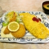 横浜『居酒屋 山小屋』エビフライクリームコロッケオムライス800円