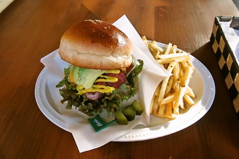 町田『三ツ目珈琲』一人で”Go To Eatキャンペーン”的ハンバーガー