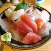 町田『昭和食道 上宿一丁目』おまかせ海鮮丼の刺身ヂカラよ……