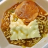 『豚ラ王』にチーズをトッピングしたら美味しいのか？