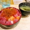 函館旅行グルメ『居酒屋 HAKOYA』日替わり丼的な海鮮丼600円が神