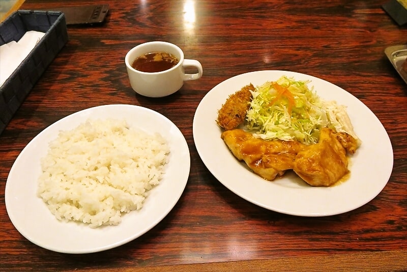 町田洋食『グリルママ』若鶏生姜焼ランチ（牡蛎フライ付き）を食す！