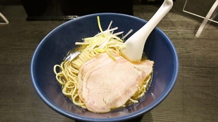 東神奈川駅『カニトン』紅ズワイガニ的なラーメンを食べてみた