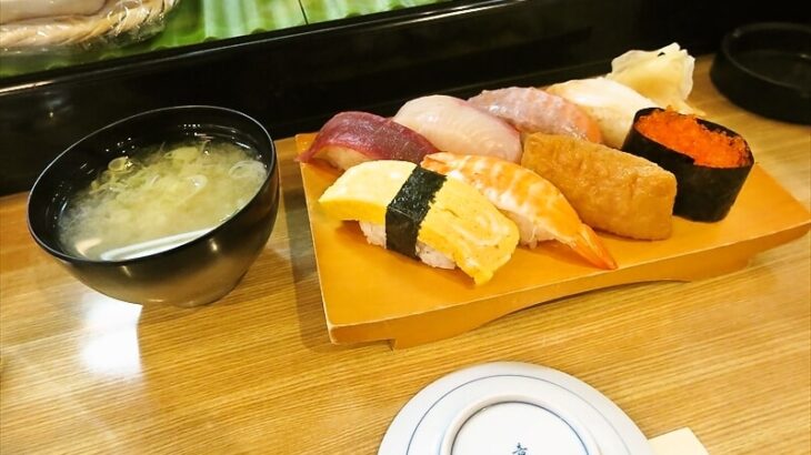 『呑み喰い処 まさ』にぎりランチ900円的な寿司を食べる時