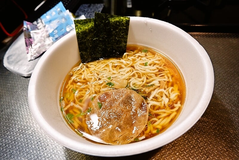 『セブン らぁ麺 飯田商店 しょうゆらぁ麺』カップ麺8