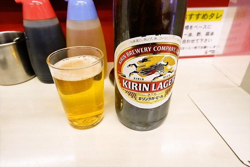 『ぎょうざ専門店 赤萬 元町店』キリンラガービール大瓶