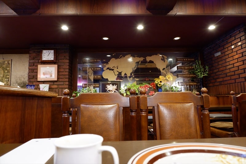 博多喫茶店『コーヒー＆レストラン琥珀館』店内写真