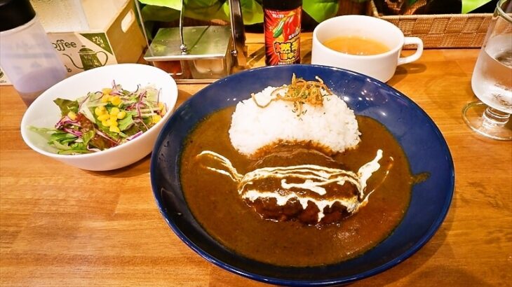 福岡『喫茶☆レストラン マカロニキッチン』ハンバーグカレー1