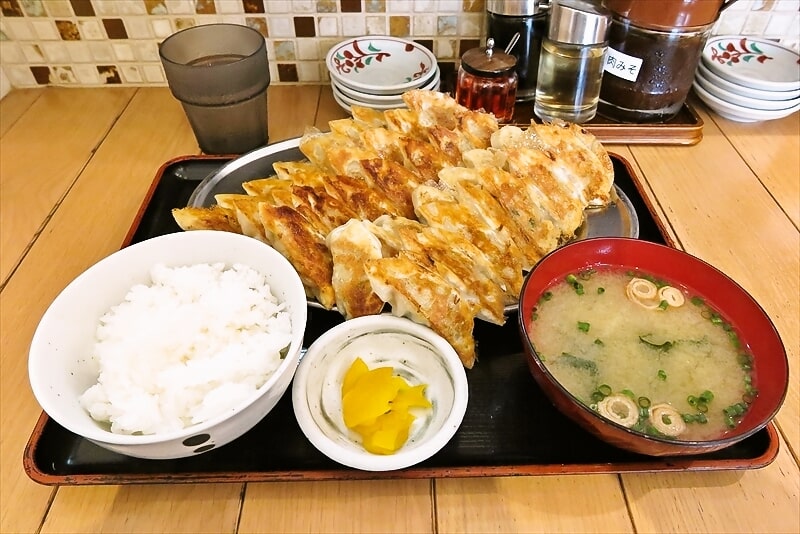 『餃子のたっちゃん中洲川端店』焼餃子チャレンジ定食1