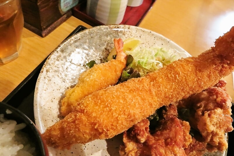 大阪市難波『普通の食堂 いわま』メガエビフライ定食5