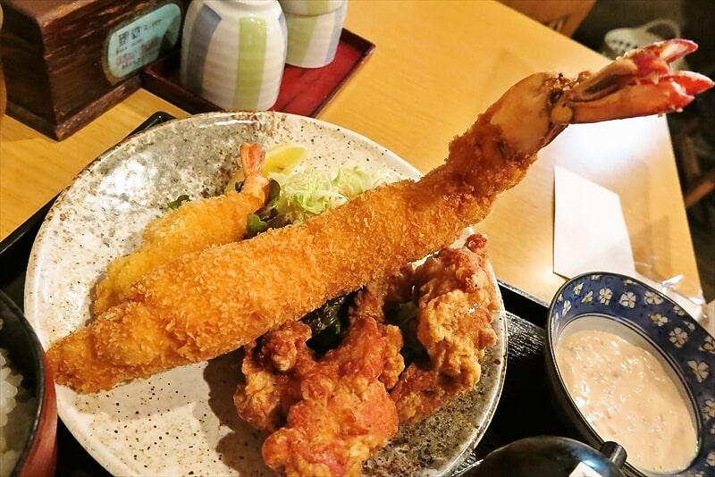 大阪市難波『普通の食堂 いわま』メガエビフライ定食6