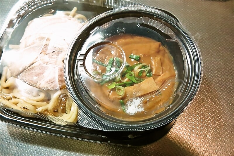『セブンイレブン』”とみ田監修 濃厚豚骨魚介つけ麺”3