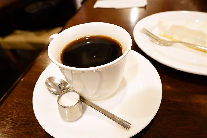 東京上野『喫茶 マドンナー』レアチーズケーキ＆コーヒー2