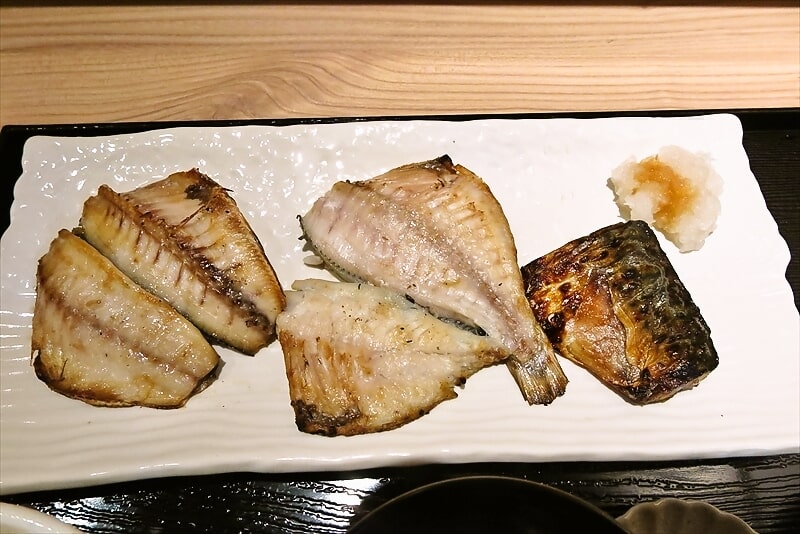 『伊豆のひもの定食 魚恵（うおけい）町田店』おまかせ3種焼魚食べ比べ定食5