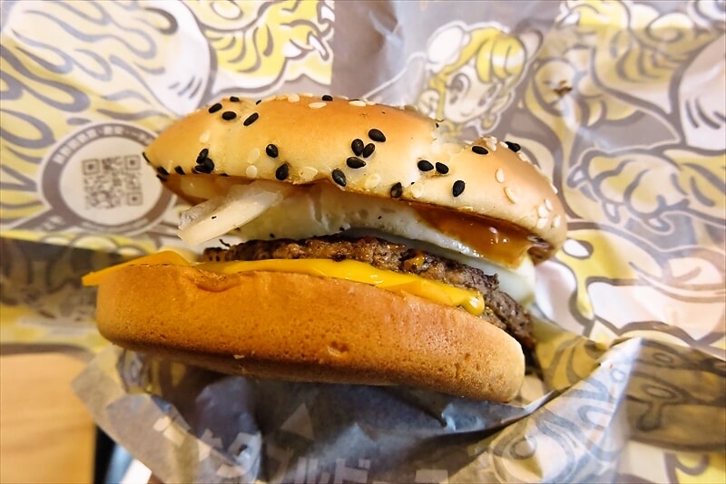 『マクドナルド』坦々ダブルビーフハンバーガー6