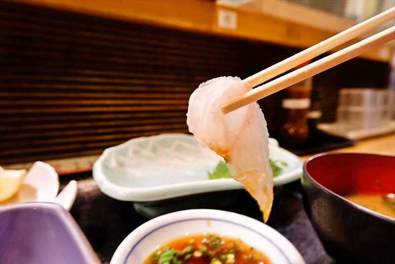 福岡市市場会館『博多 魚がし（うおがし）』とらふぐ刺身定食10