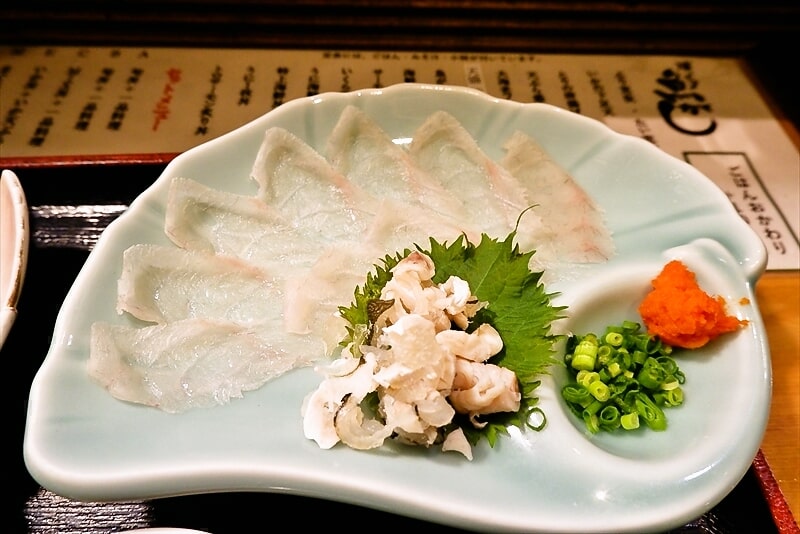 福岡市市場会館『博多 魚がし（うおがし）』とらふぐ刺身定食3