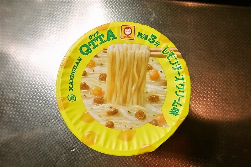 マルちゃんカップ麺『QTTA（クッタ）レモンチーズクリーム味』1