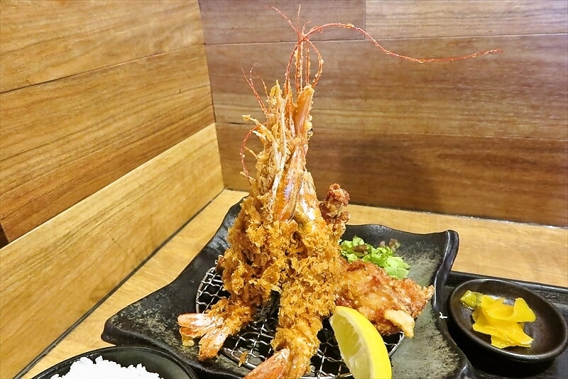 広島市中区『まるみ食堂』からあげエビフライ盛り合わせ定食2