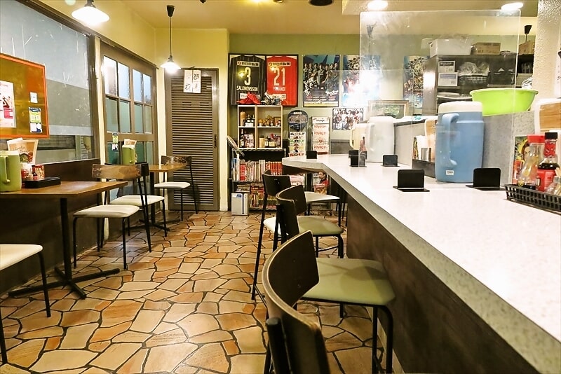 福岡市喫茶店『パーラー チャーリーブラウン』店内写真
