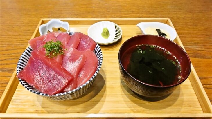 福岡『柳橋 古賀鮮魚店（こがせんぎょてん）』ランチのマグロ丼定食