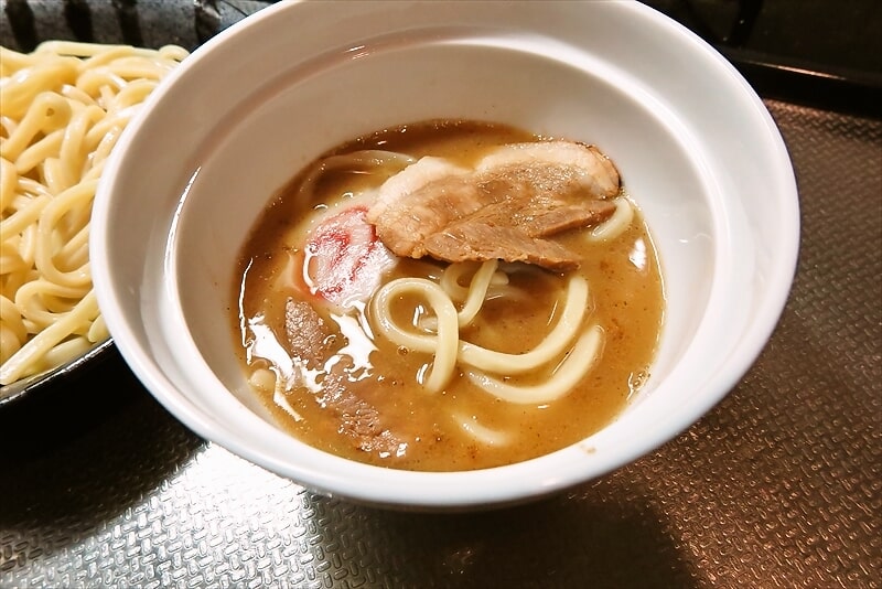 『ファミリーマート 頑者監修 濃厚魚介つけ麺』冷凍麺13