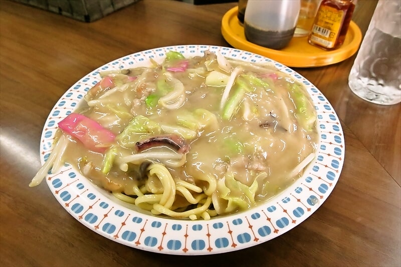 長崎市『長崎金龍ラーメン』皿うどん（太麺）1