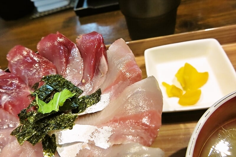 福岡市東区箱崎ふ頭『海鮮丼てんや』三色丼3