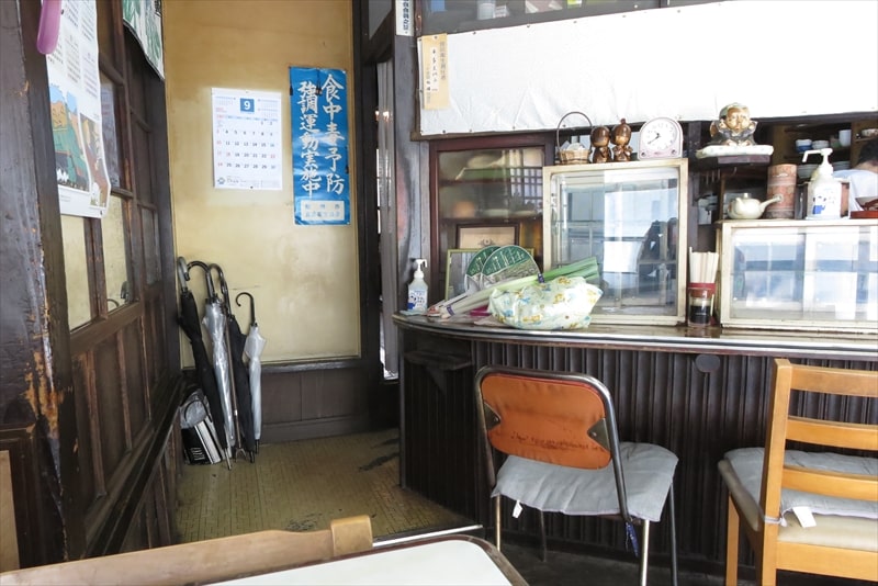 船橋駅『花生食堂（はなしょうしょくどう）』店内写真