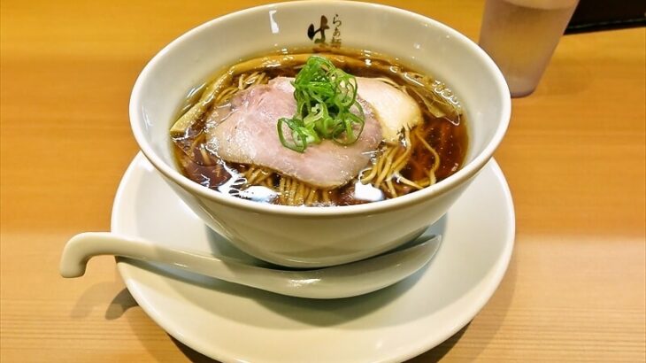 『らぁ麺はやし田 町田店』醤油らぁ麺的ラーメン500円＆メニュー写真