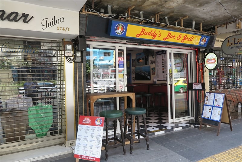 『Buddy's Bar & Grill (Soi 8 バディーズ)』外観写真2