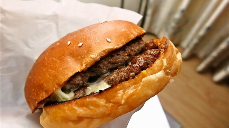 バンコク中東街『TOP BURGER（トップバーガー）』チーズバーガーを食す！