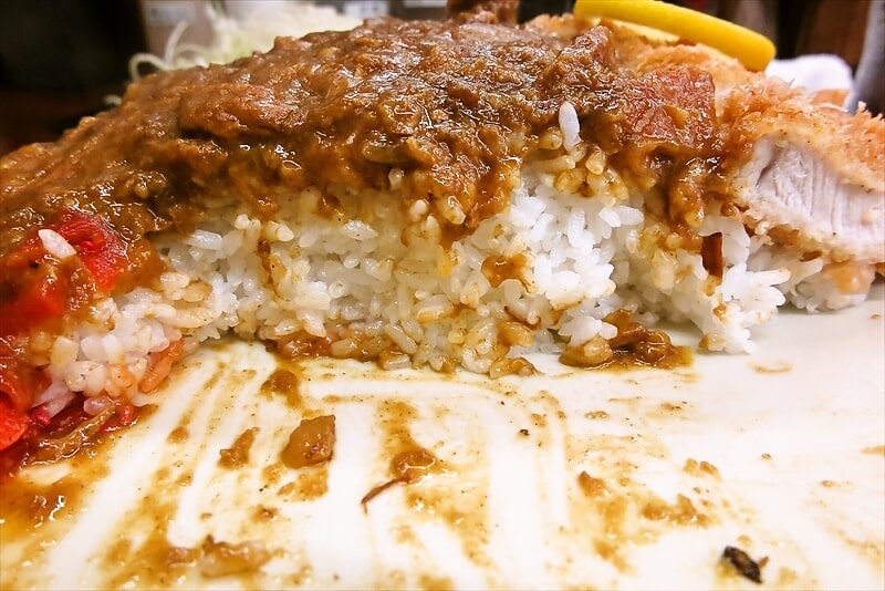 相模原市で一番美味しい『とんかつ赤城』カツカレー中盛りキャベツ少なめ11