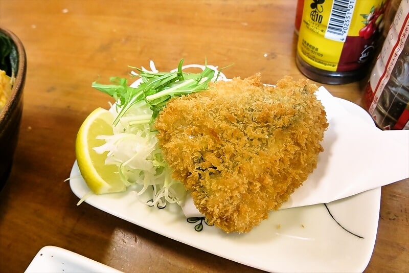 町田市『昭和食道 上宿一丁目』特選生まぐろ丼＆アジフライ2