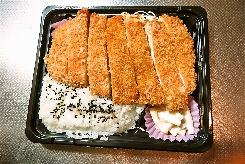 『肉のハナマサ名物 ジャンボチキンカツ弁当』6