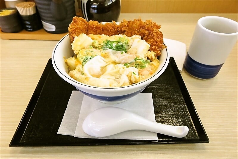 2024年7月相模原市『かつや相模原店』海鮮たまごチキンカツ丼1