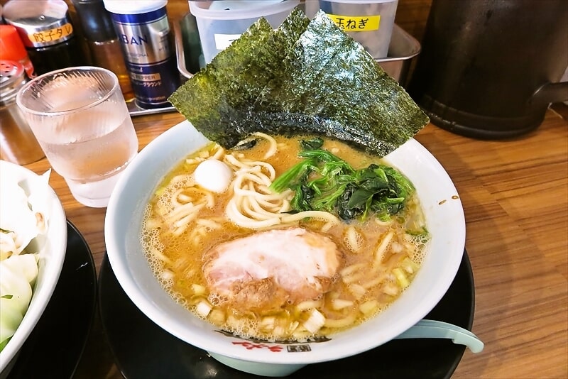 町田市常盤町『横濱家系ラーメン町田商店マックス』ラーメン＆もやキャベ2