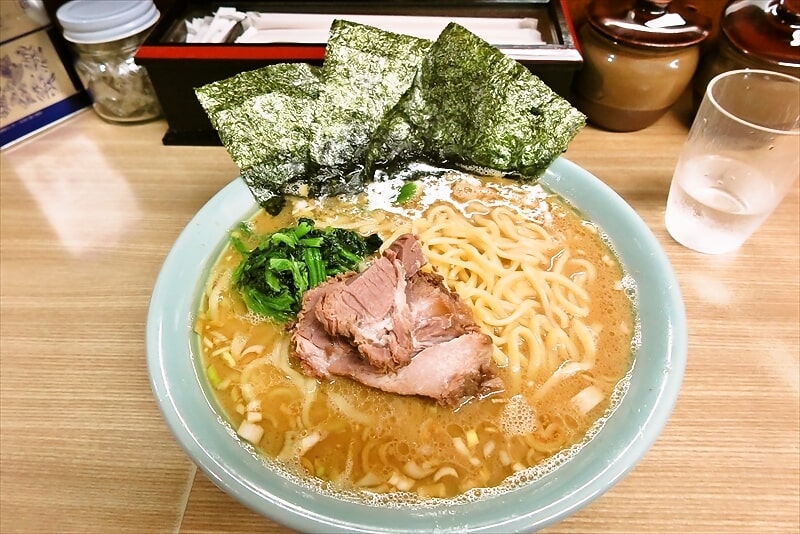 町田市木曽西『家系ラーメン 奥津家』ラーメン大盛り2