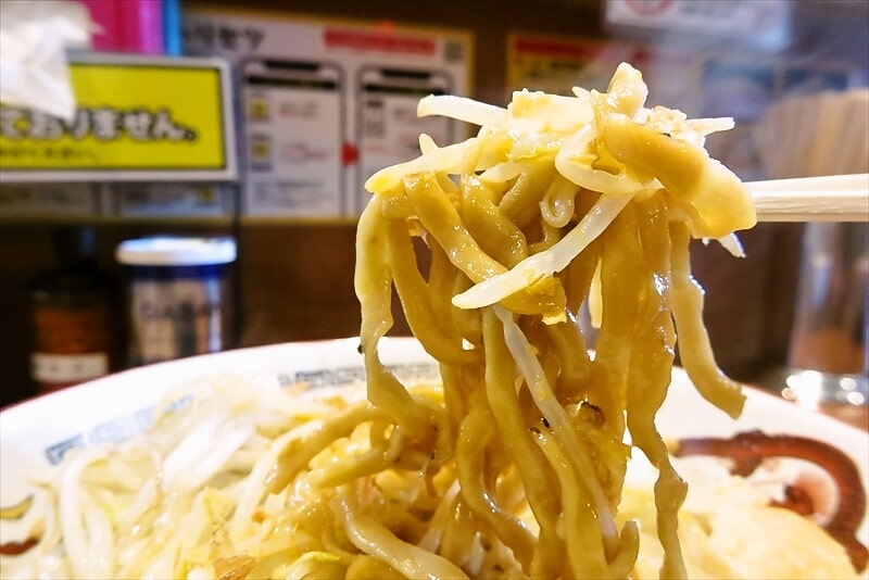 町田駅『ラーメン豚山（ぶたやま）』小ラーメン汁なし12