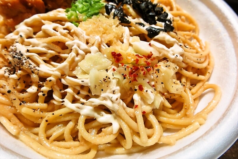 『ファミリーマート』大盛から揚げとにんにく背脂醤油マヨパスタ5