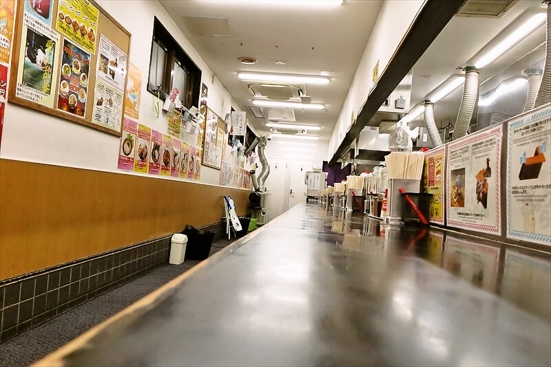 町田駅『ラーメン ぎょうてん屋 町田店』店内写真