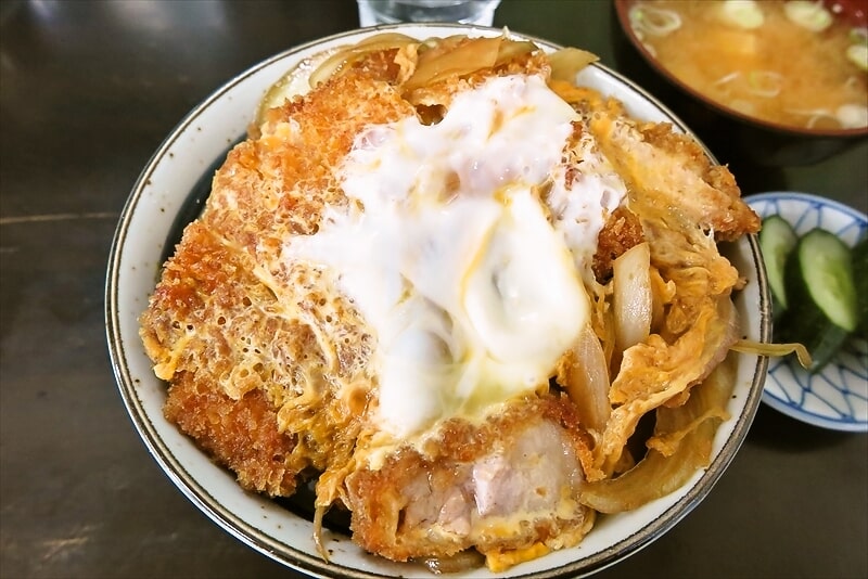 相模原市淵野辺駅『お食事の店 新興軒（しんこうけん）』カツ丼5