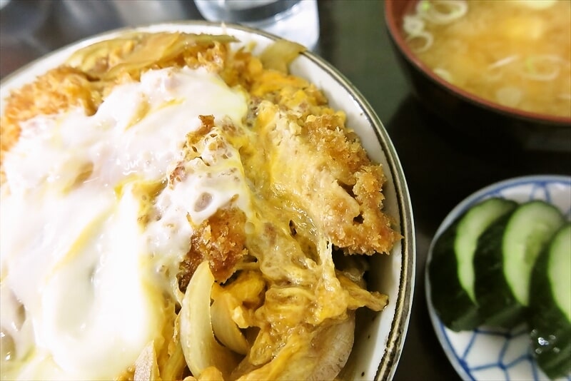 相模原市淵野辺駅『お食事の店 新興軒（しんこうけん）』カツ丼7