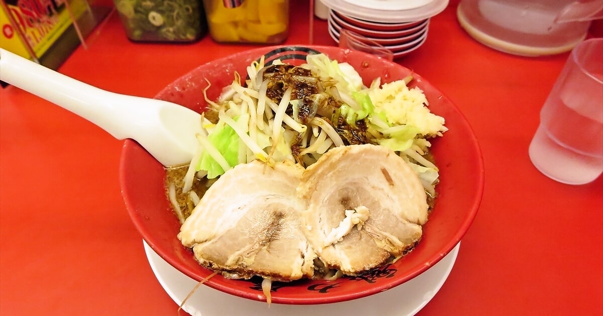 『京都北白川ラーメン 魁力屋 相模原中央店』にんにく背脂漆黒醤油らーめんサムネイル