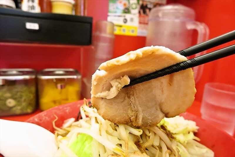 『京都北白川ラーメン 魁力屋 相模原中央店』にんにく背脂漆黒醤油らーめん16