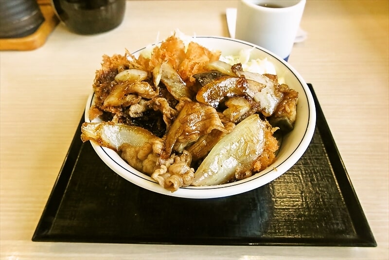 2024年10月『かつや』牛焼肉とロースカツの合い盛り丼2