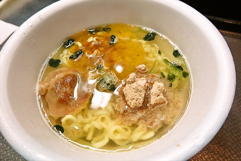 『明星食品 別格麺神（めがみ）横浜家系豚骨醤油』カップ麺10